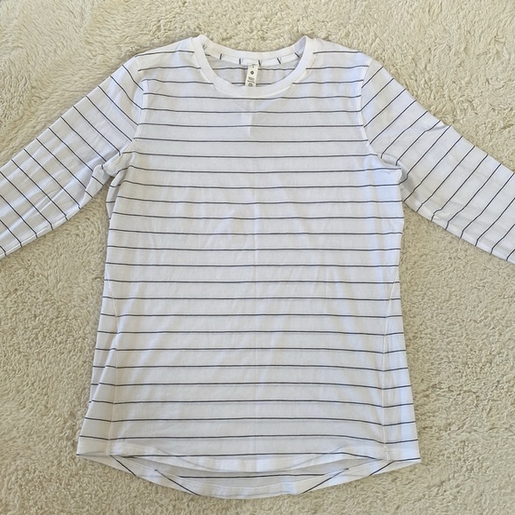❤️ Lululemon Ever Ready Long Sleeve Stripe Shirt Size 4 NWT - Picture 5 of 12
